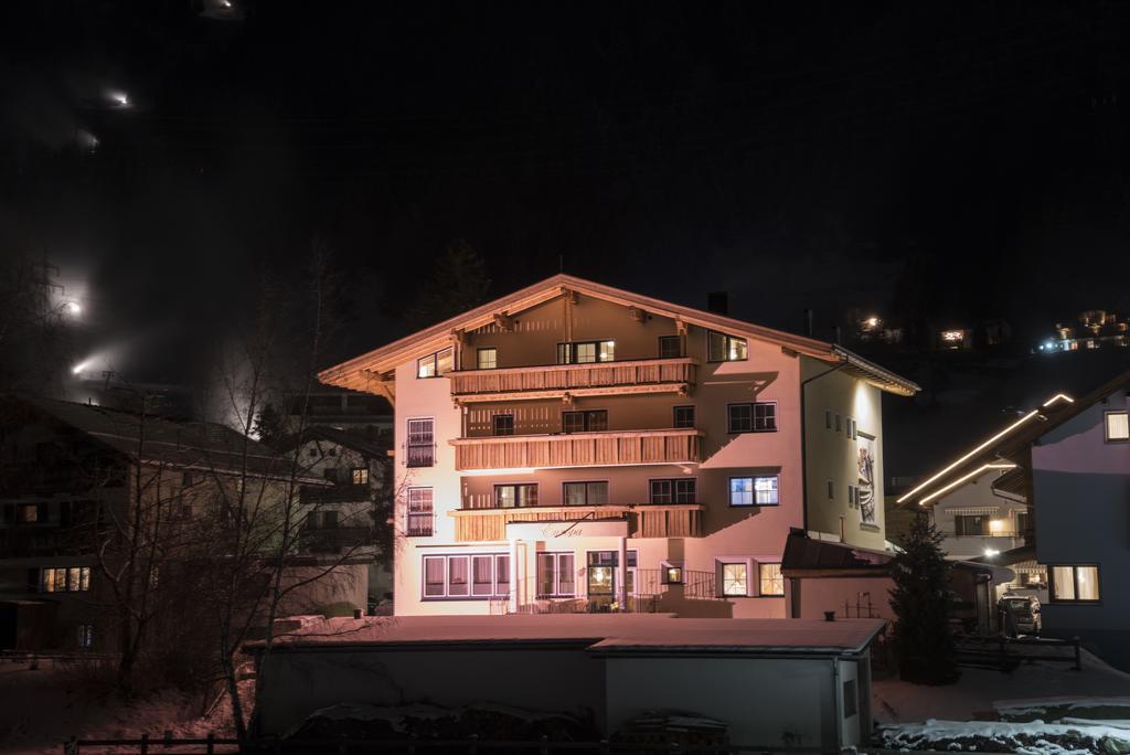 Hotel Garni Europa Sankt Anton am Arlberg Bagian luar foto