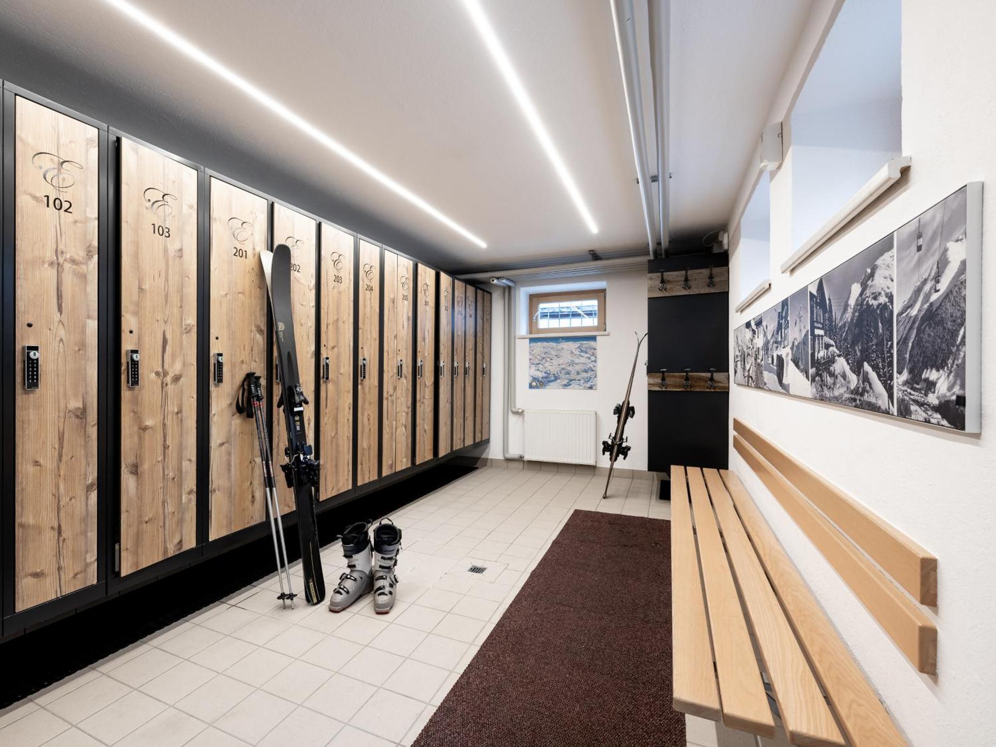 Hotel Garni Europa Sankt Anton am Arlberg Bagian luar foto