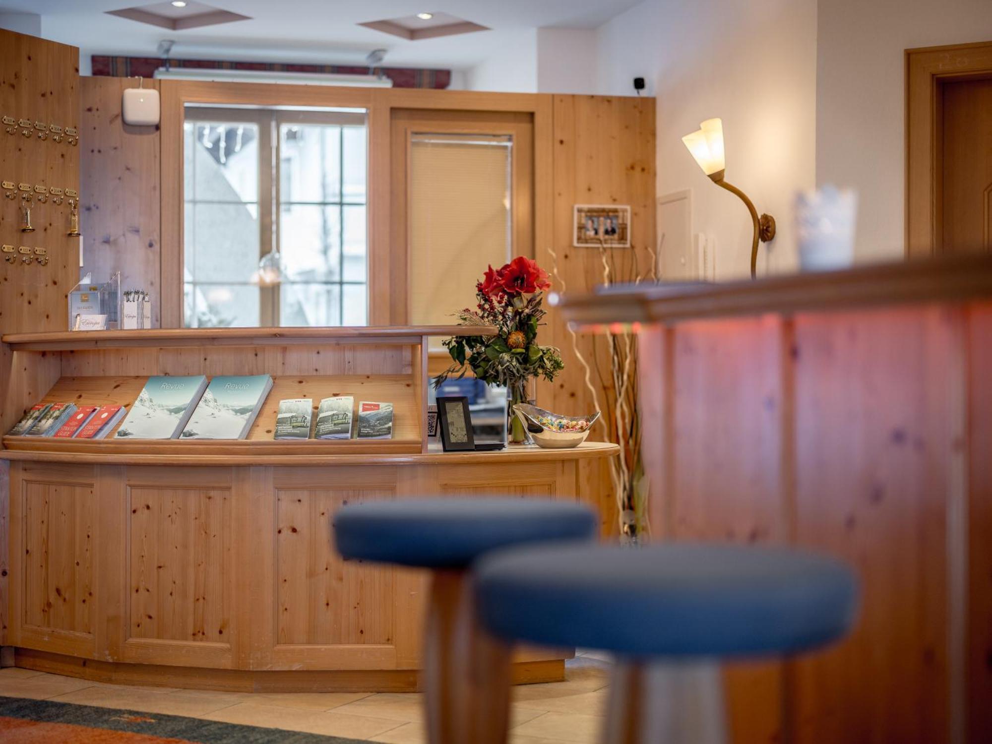 Hotel Garni Europa Sankt Anton am Arlberg Bagian luar foto