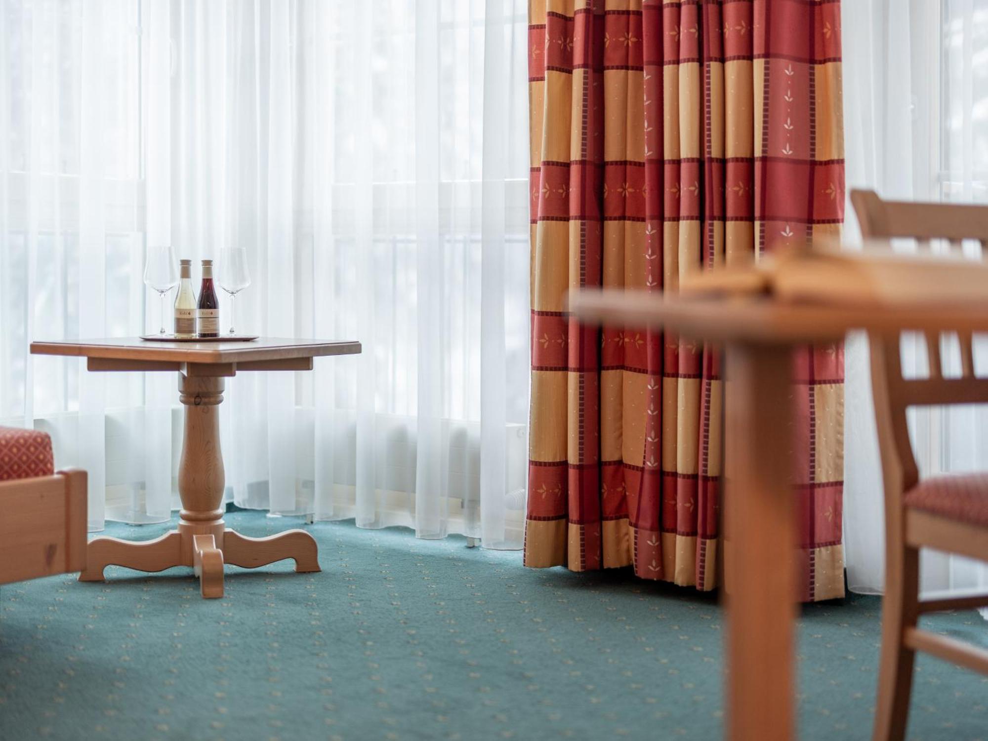 Hotel Garni Europa Sankt Anton am Arlberg Bagian luar foto